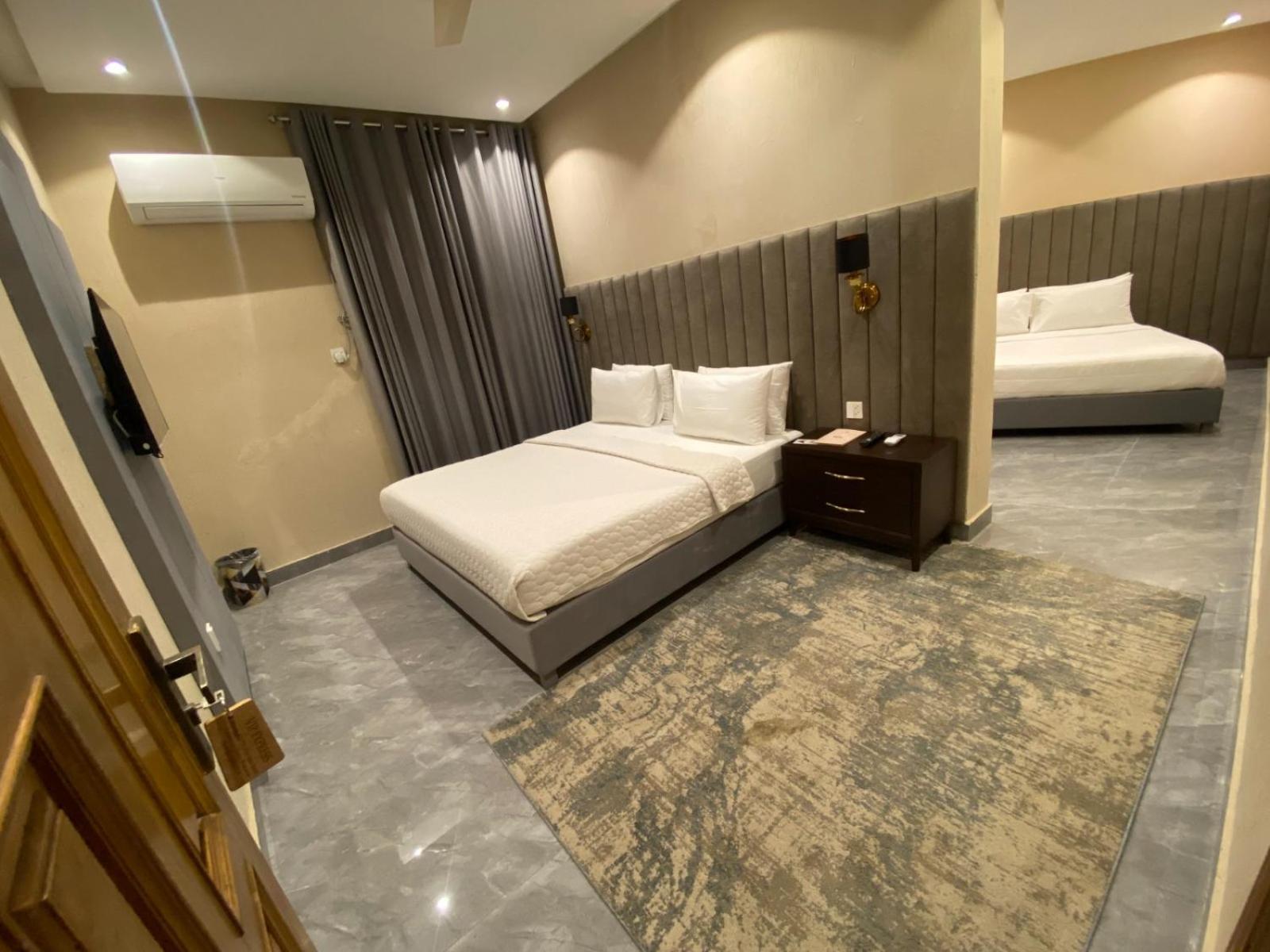Hotel Vip Express Peschawar Exterior foto