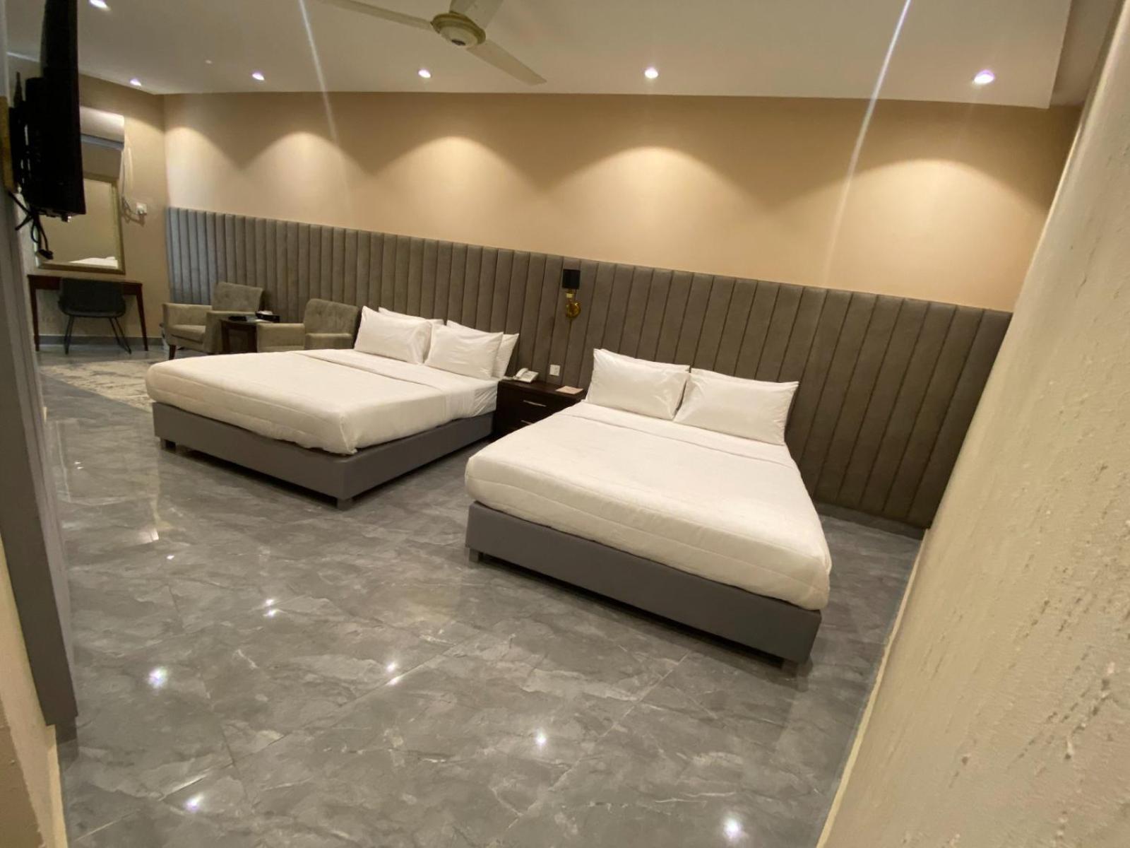 Hotel Vip Express Peschawar Exterior foto